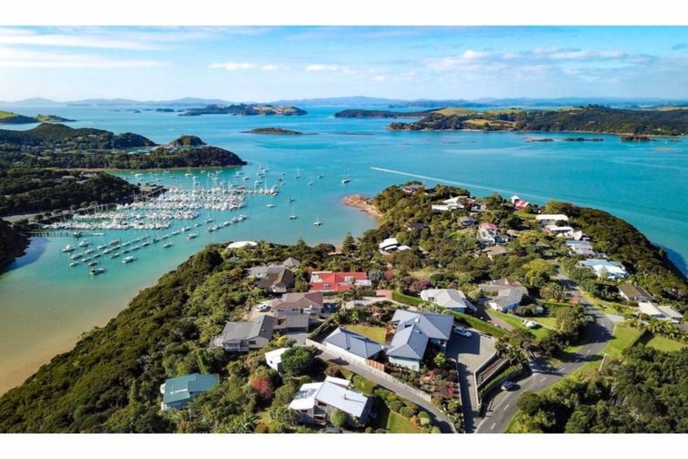 Photo of property in 47 Doves Bay Road, Kerikeri, 0294