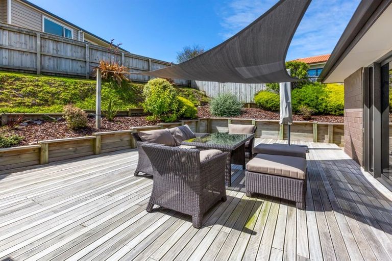 Photo of property in 6 Tasman Close, Aotea, Porirua, 5024