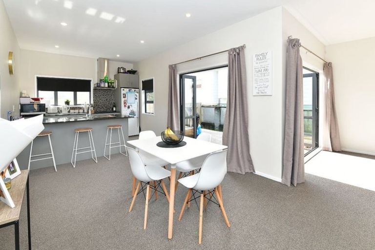 Photo of property in 294 Royal Road, Massey, Auckland, 0614