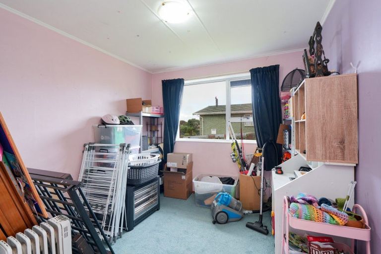 Photo of property in 73 Dunbeath Crescent, Kew, Invercargill, 9812