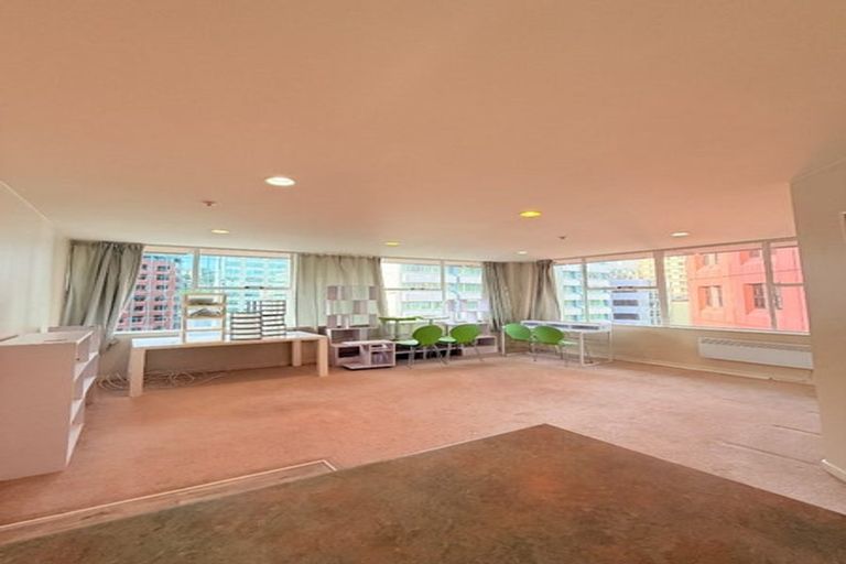 Photo of property in Terrace Tower Apartments, 8b/126 The Terrace, Wellington Central, Wellington, 6011