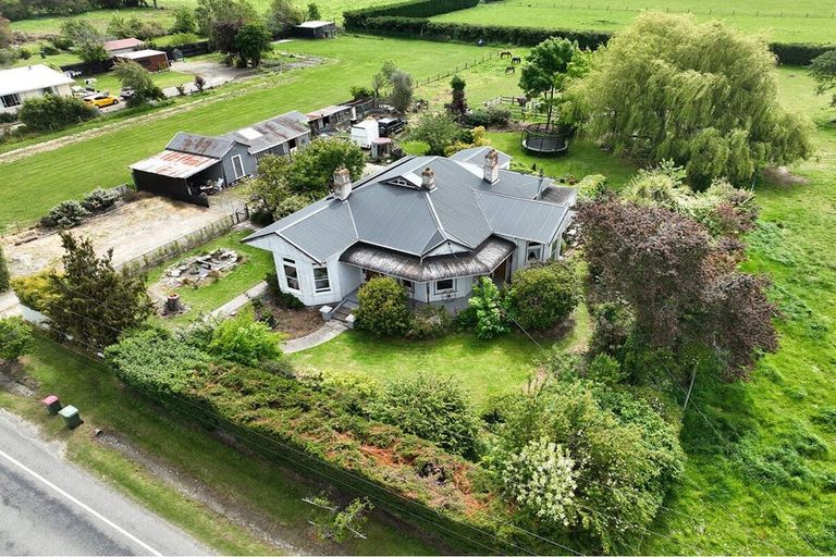 Photo of property in 66 Timaru Road, Waimate, 7924