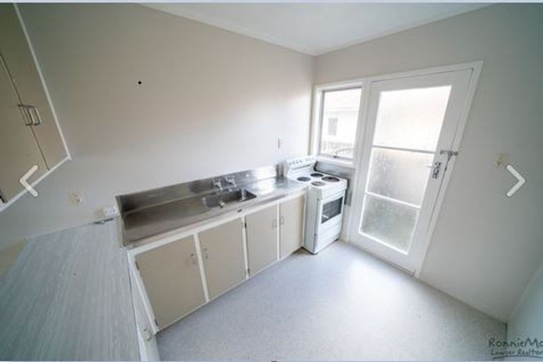 Photo of property in 2/41 Miro Street, New Lynn, Auckland, 0600