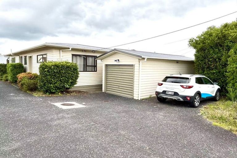 Photo of property in 47 Sturges Road, Henderson, Auckland, 0612