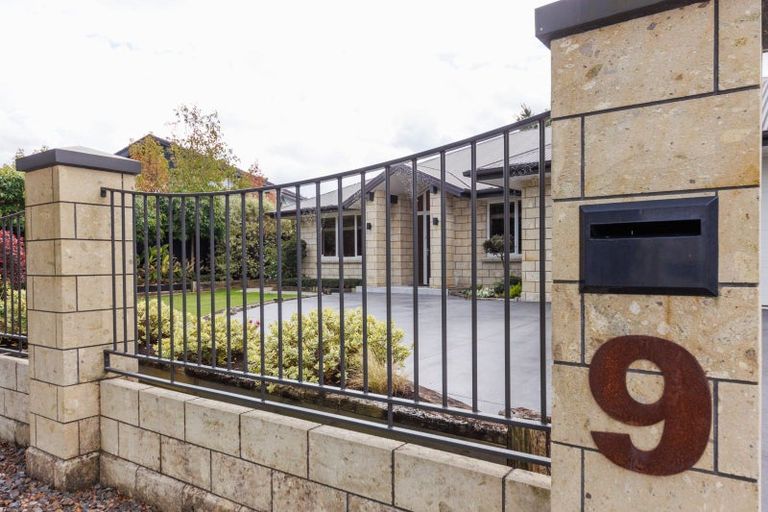 Photo of property in 9 Riverstone Grove, Hokowhitu, Palmerston North, 4410