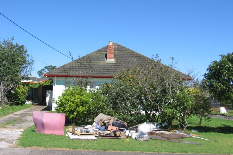 Photo of property in 2/24 Brains Road, Kelston, Auckland, 0602