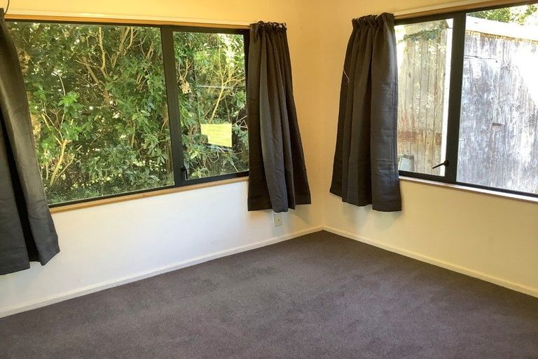Photo of property in 2 Moss Lane, Raumati Beach, Paraparaumu, 5032