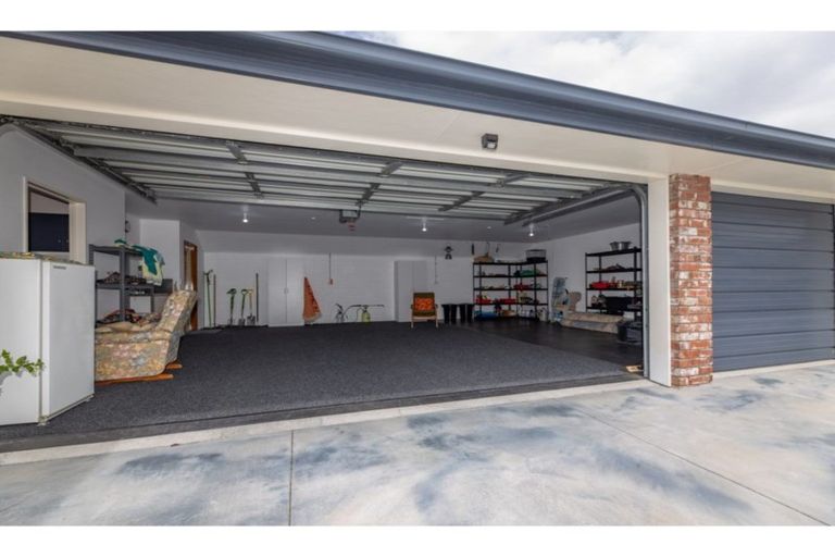 Photo of property in 61 Chesterfield Mews, Russley, Christchurch, 8042