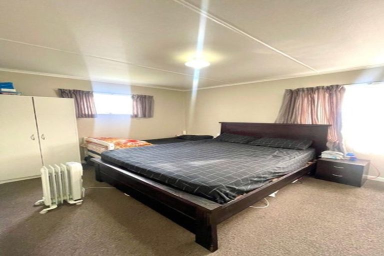 Photo of property in 1/77 Woodglen Road, Glen Eden, Auckland, 0602