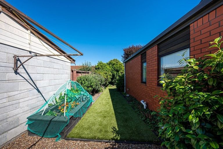 Photo of property in 5a Mclellan Place, Ilam, Christchurch, 8041