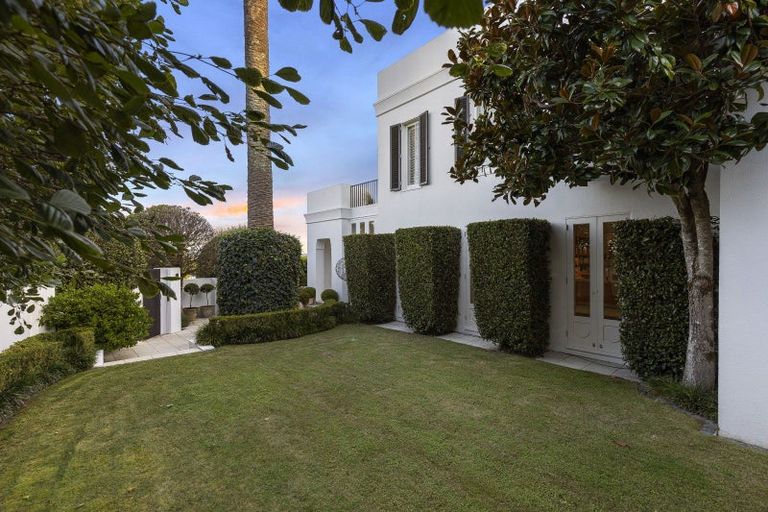 Photo of property in 3 Crescent Road, Parnell, Auckland, 1052