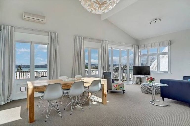 Photo of property in 2/15a Kerr Street, Devonport, Auckland, 0624