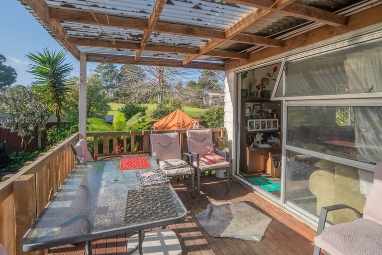 Photo of property in 2/20 Mile Place, Henderson, Auckland, 0612