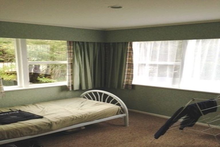 Photo of property in 11 Christina Grove, Normandale, Lower Hutt, 5010