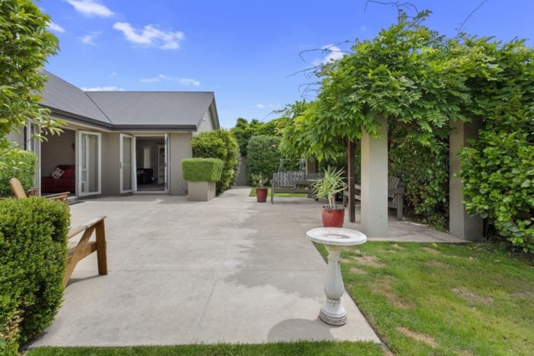 Photo of property in 6 Carmana Gardens, Rangiora, 7400