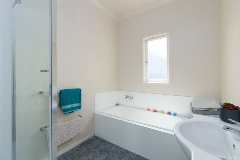 Photo of property in 30 Cloten Road, Stratford, 4332