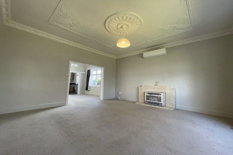 Photo of property in 11 Milverton Avenue, Hokowhitu, Palmerston North, 4410