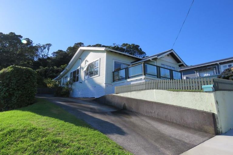 Photo of property in 55 Pioneer Road, Moturoa, New Plymouth, 4310