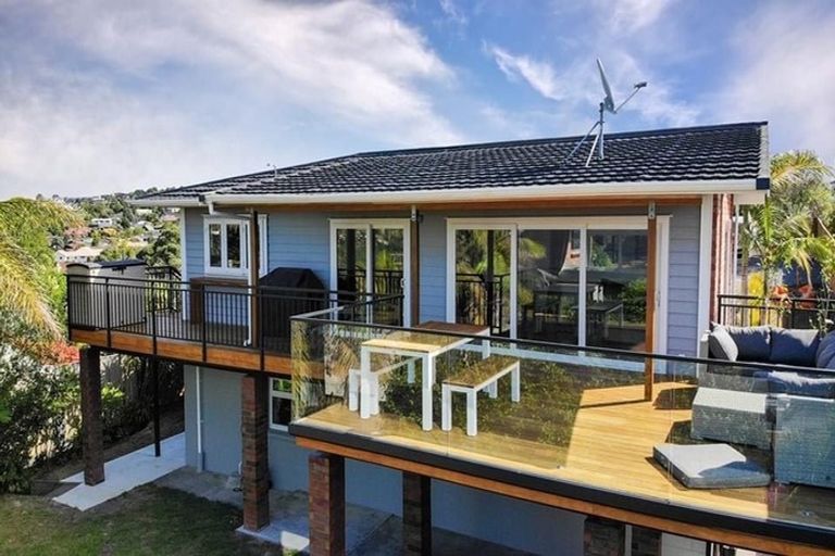 Photo of property in 33 Montclair Rise, Browns Bay, Auckland, 0630