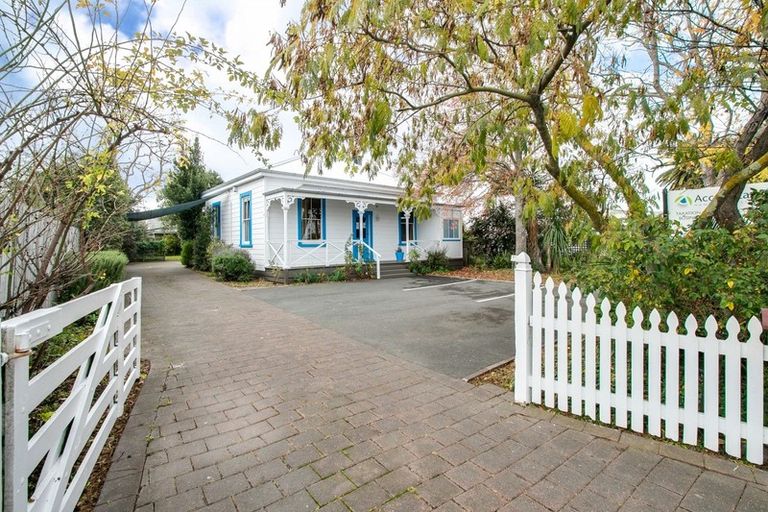 Photo of property in 1010 Heretaunga Street East, Parkvale, Hastings, 4122