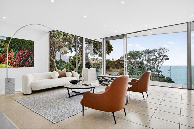 Photo of property in 19 Bournemouth Terrace, Murrays Bay, Auckland, 0630