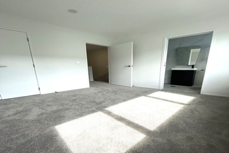 Photo of property in 11/3 Matuhi Rise, Henderson, Auckland, 0612
