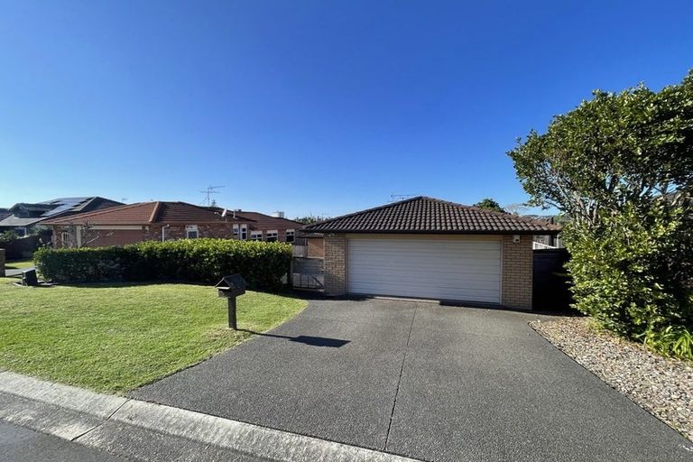 Photo of property in 35 Chesterfield Way, Orewa, 0931