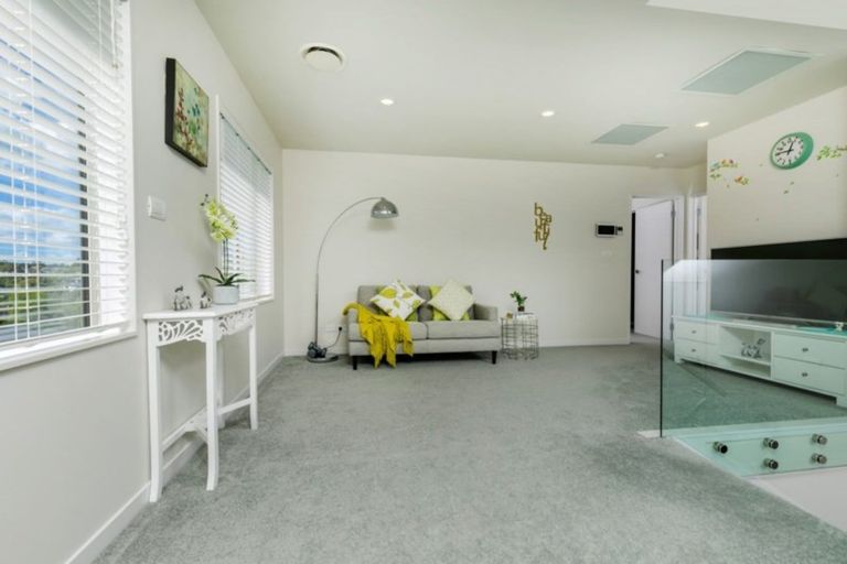 Photo of property in 48 Remuremu Street, Long Bay, Auckland, 0630