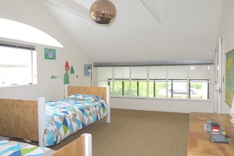 Photo of property in 51 Queen Street, Northcote Point, Auckland, 0627