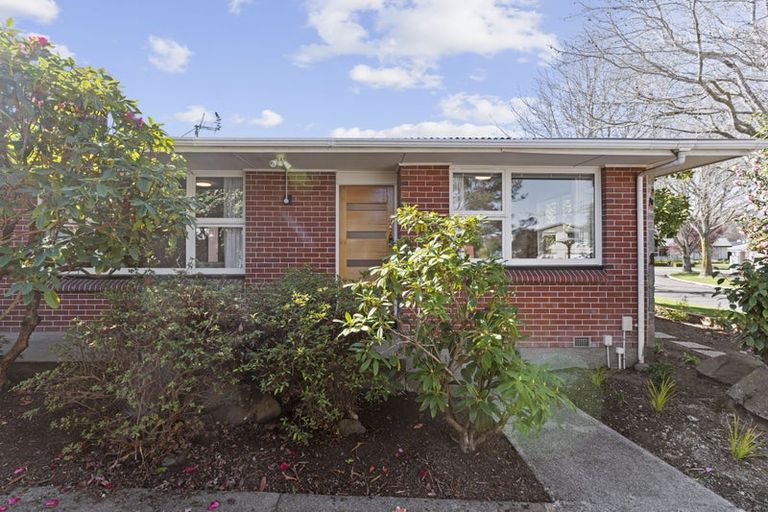 Photo of property in 1/6 Pulford Place, Ilam, Christchurch, 8041