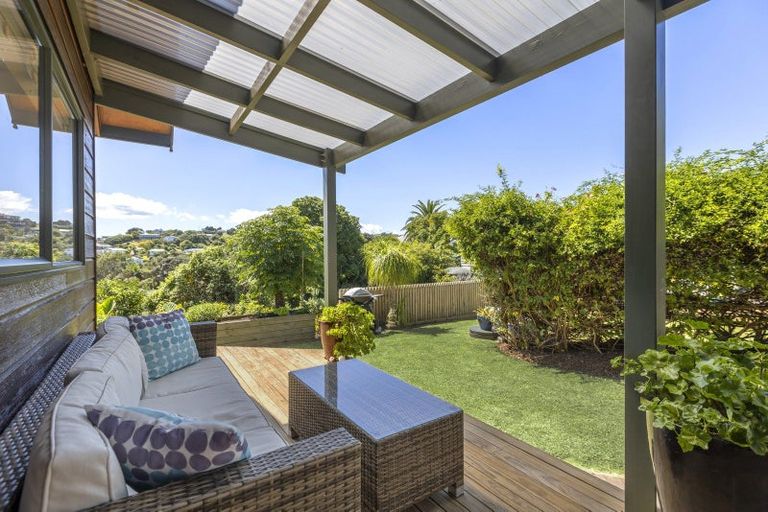 Photo of property in 24 Miami Avenue, Surfdale, Waiheke Island, 1081