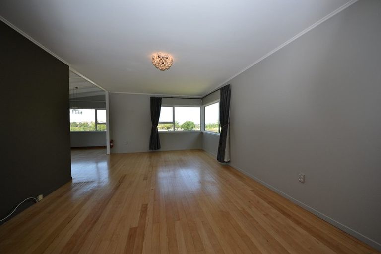 Photo of property in 16 Nutsey Avenue, Northcote, Auckland, 0627