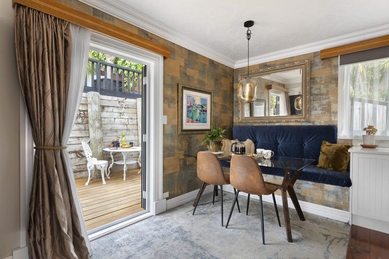 Photo of property in 2/11 Rangeview Road, Sunnyvale, Auckland, 0612