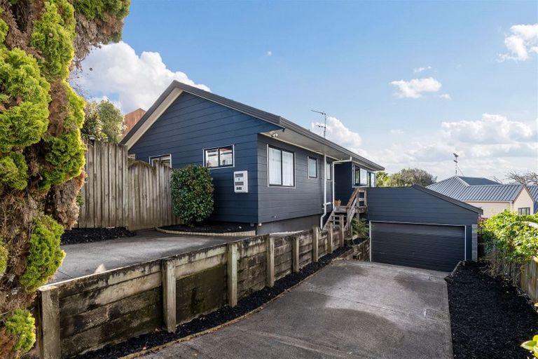 Photo of property in 1/48 Sandgate Avenue, Botany Downs, Auckland, 2010