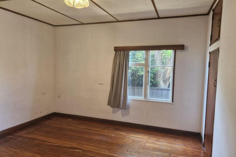 Photo of property in 33 Sackville Street, Fitzroy, New Plymouth, 4312