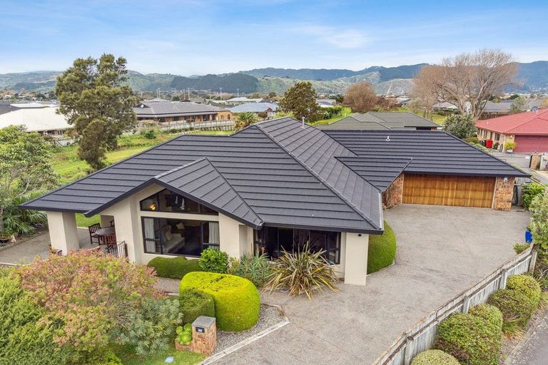Photo of property in 11 Aburoc Place, Paraparaumu Beach, Paraparaumu, 5032