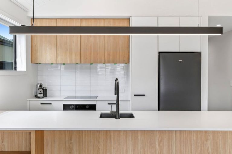 Photo of property in 16 Gillespie Street, Lake Hawea, 9382