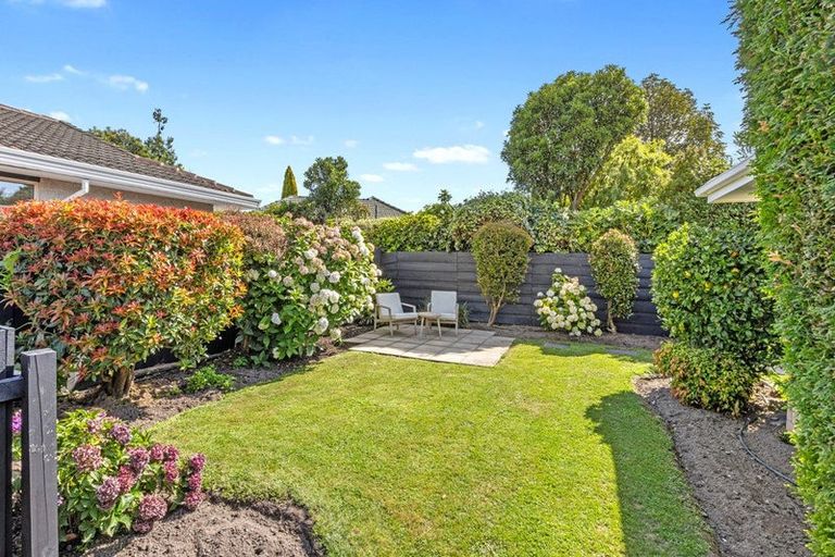 Photo of property in 2/58 Ambleside Drive, Burnside, Christchurch, 8053