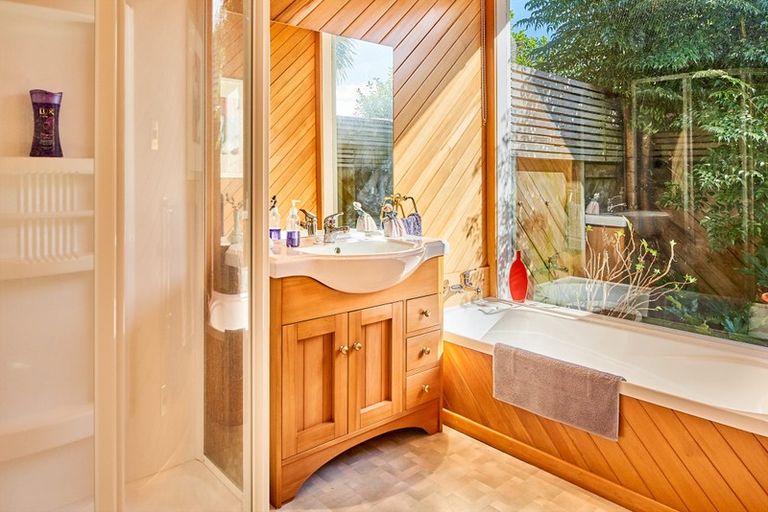 Photo of property in 20 Whites Line West, Woburn, Lower Hutt, 5010