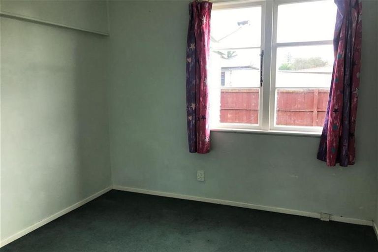 Photo of property in 2/4 Thompson Street, Mangere East, Auckland, 2024