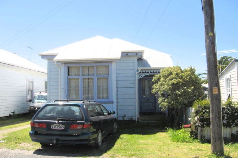 Photo of property in 11 Berry Street, Gisborne, 4010
