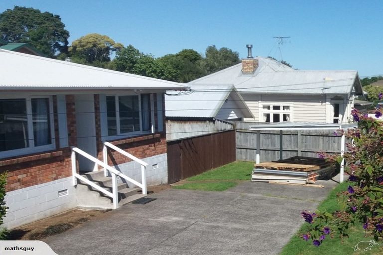 Photo of property in 1/3a Huapai Street, Onehunga, Auckland, 1061