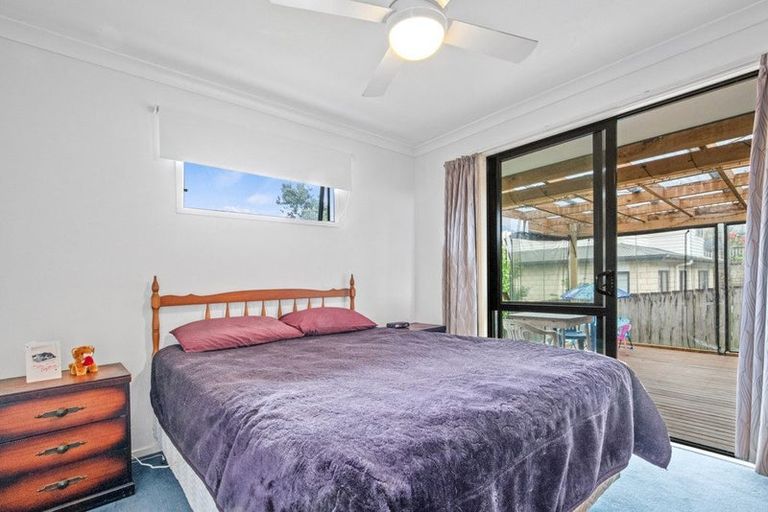 Photo of property in 21 View Ridge Drive, Ranui, Auckland, 0612