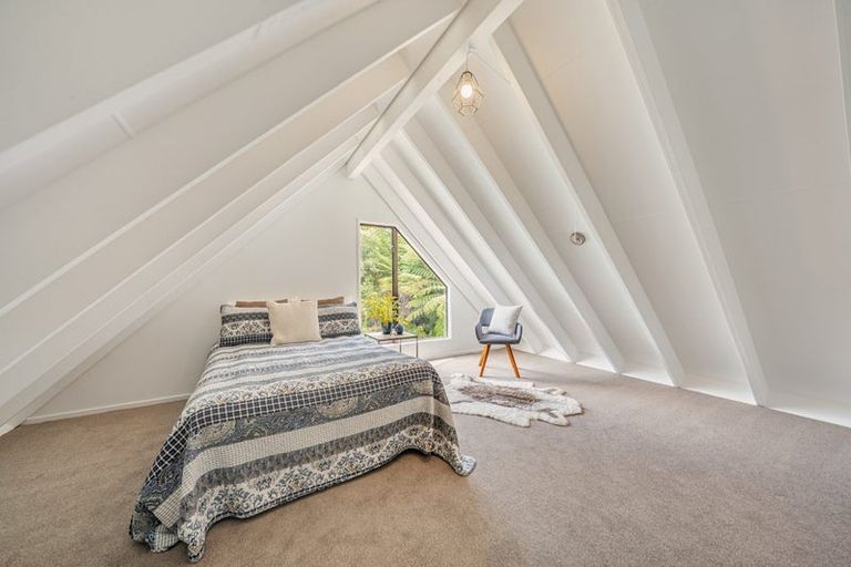 Photo of property in 13 King Charles Drive, Kingsley Heights, Upper Hutt, 5018