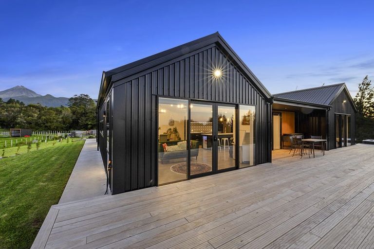 Photo of property in 1640 Mangorei Road, Mangorei, New Plymouth, 4371