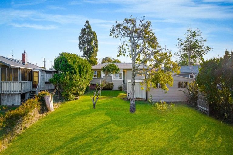 Photo of property in 28 O'donn Avenue, Beach Haven, Auckland, 0626