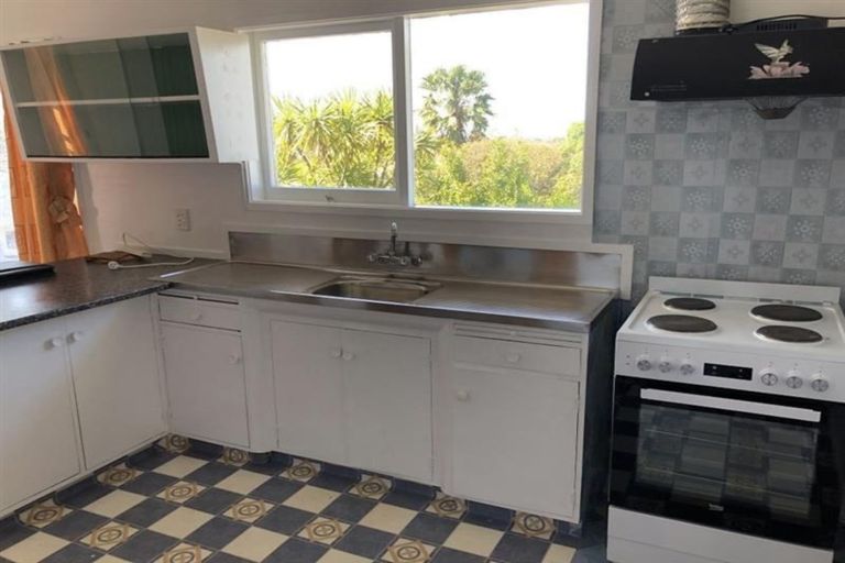 Photo of property in 1 Glenmore Road, Pakuranga Heights, Auckland, 2010