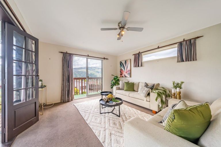 Photo of property in 75 Logie Street, Stokes Valley, Lower Hutt, 5019