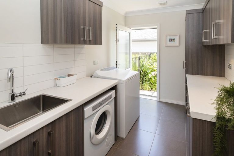 Photo of property in 13 Compass Way, Half Moon Bay, Auckland, 2012
