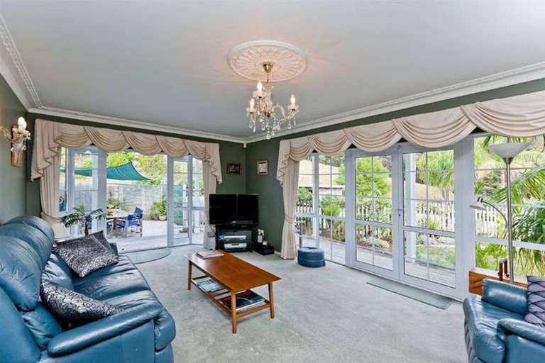 Photo of property in 10/199 Birdwood Road, Massey, Auckland, 0614